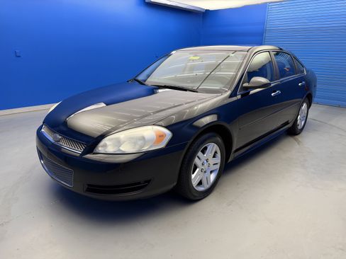 Used 2013 Chevrolet Impala LT w/ LT Sunroof Package FWD image 4