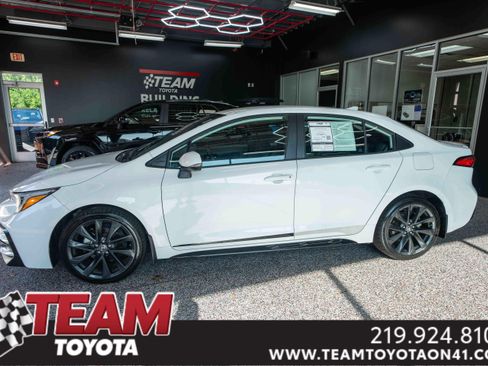 Used 2024 Toyota Corolla SE FWD image 1