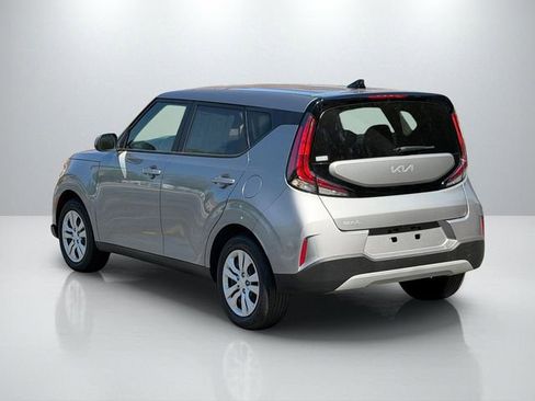 Certified 2025 Kia Soul LX image 3