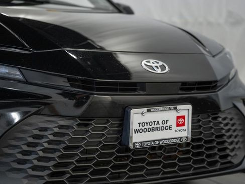 Used 2025 Toyota Camry SE image 10