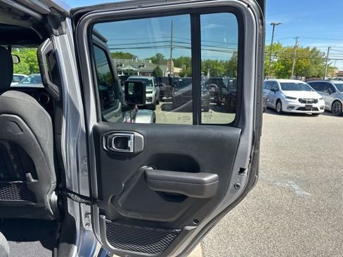 Used 2021 Jeep Wrangler Unlimited Rubicon w/ Safety Group AWD/4WD image 16