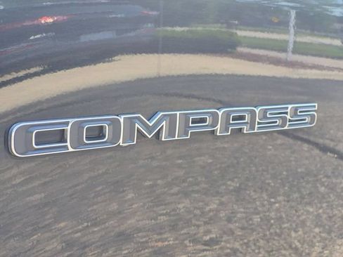 Used 2019 Jeep Compass Limited AWD/4WD image 10