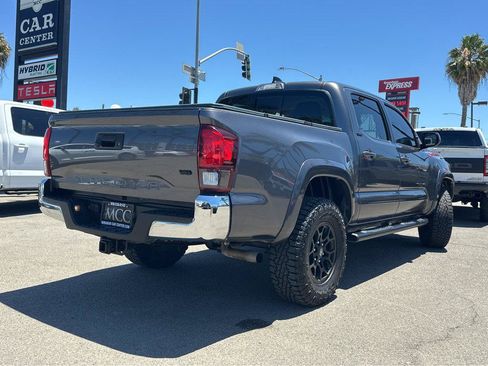 Used 2021 Toyota Tacoma SR5 RWD image 13
