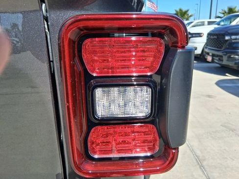 New 2026 Jeep Gladiator Mojave image 9