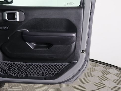 Used 2019 Jeep Wrangler Unlimited Sport S image 18