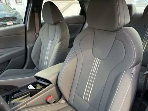 Used 2023 Hyundai Elantra SEL w/ Cargo Package image 9