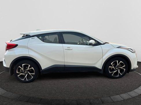 Used 2021 Toyota C-HR XLE FWD image 5