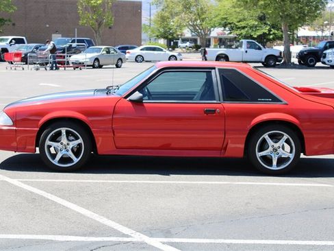 Used 1990 Ford Mustang GT RWD image 17