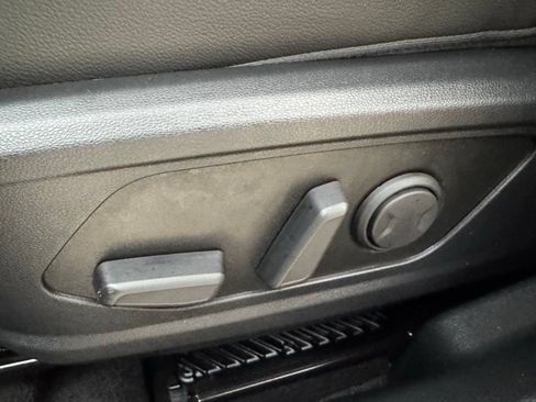 Certified 2025 Hyundai Tucson Limited AWD/4WD image 30