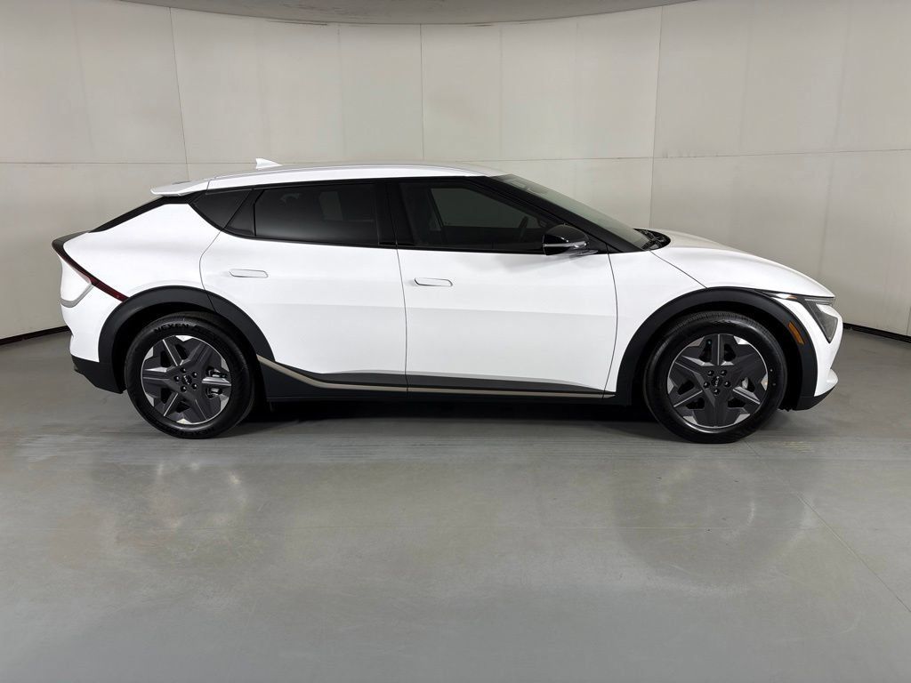 New 2026 Kia EV6 Light RWD image 9