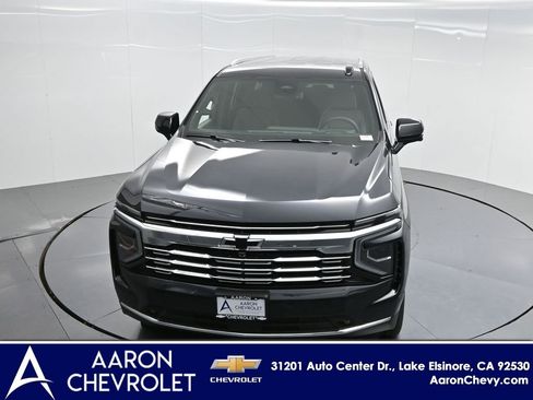 New 2025 Chevrolet Suburban Premier image 37