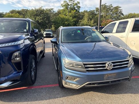 Used 2018 Volkswagen Tiguan SEL Premium AWD/4WD image 3