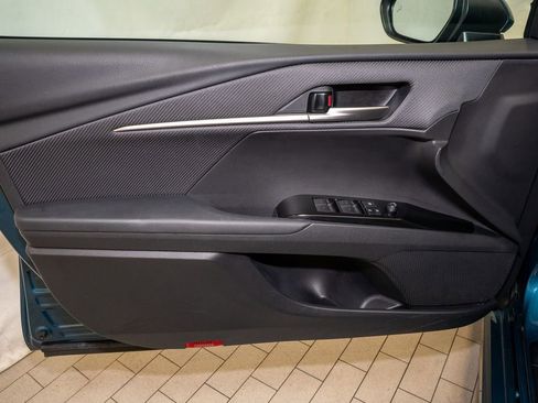 Used 2025 Toyota Camry SE image 11