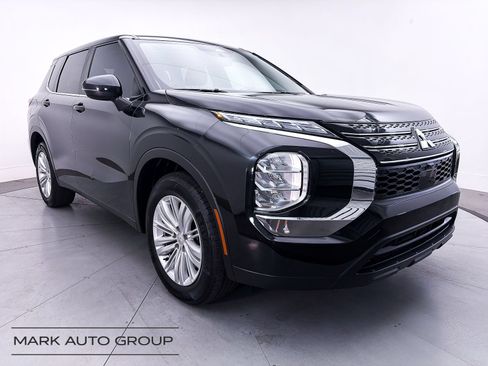 Used 2024 Mitsubishi Outlander ES FWD image 1