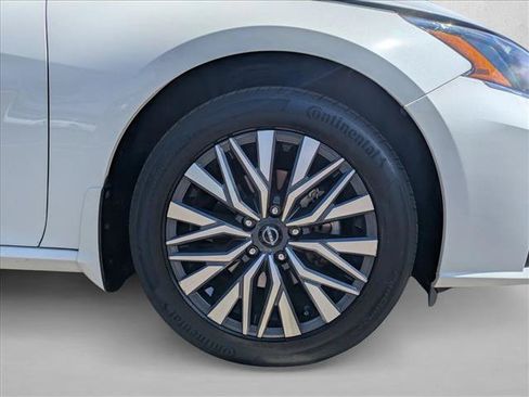 Used 2023 Nissan Altima 2.5 SV AWD/4WD image 21