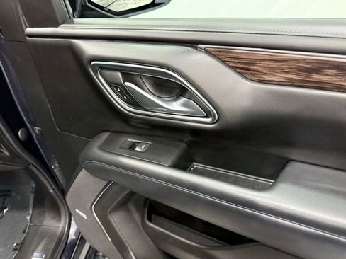 Used 2022 Chevrolet Tahoe Z71 w/ Luxury Package image 23