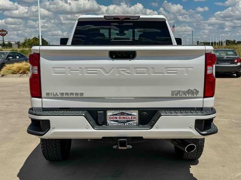 Used 2020 Chevrolet Silverado 2500 High Country w/ Z71 Off-Road Package AWD/4WD image 4