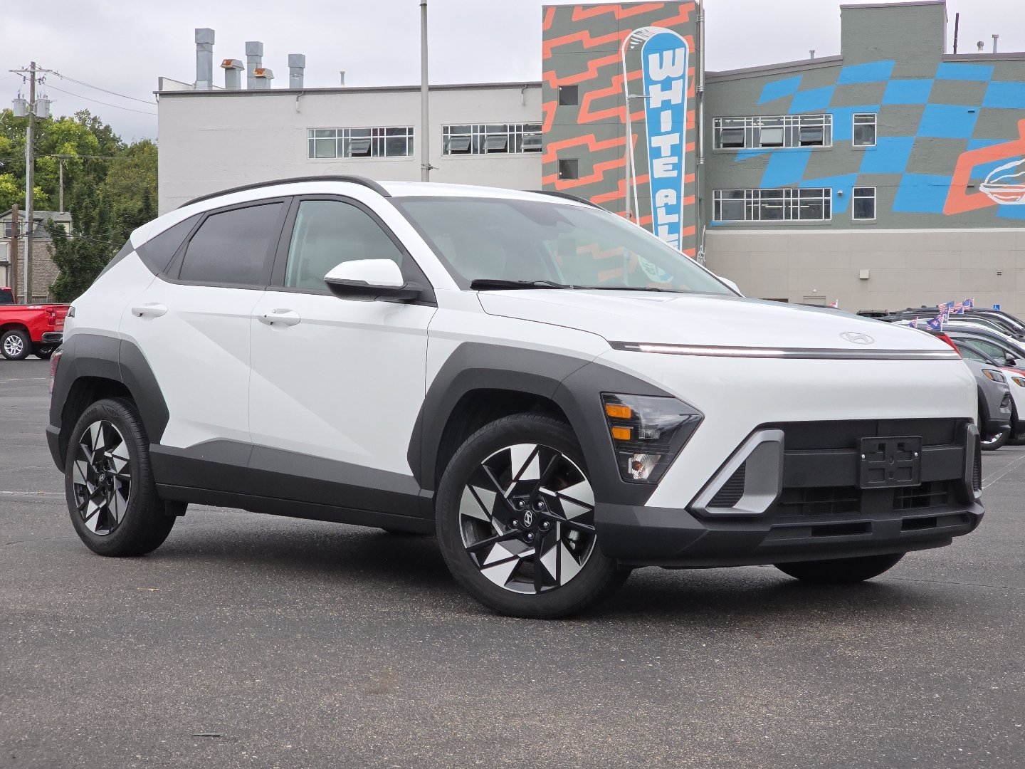 Used 2024 Hyundai Kona SEL FWD image 2
