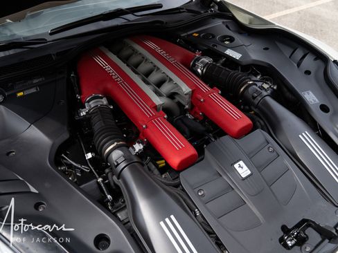 Used 2015 Ferrari F12 Berlinetta image 21