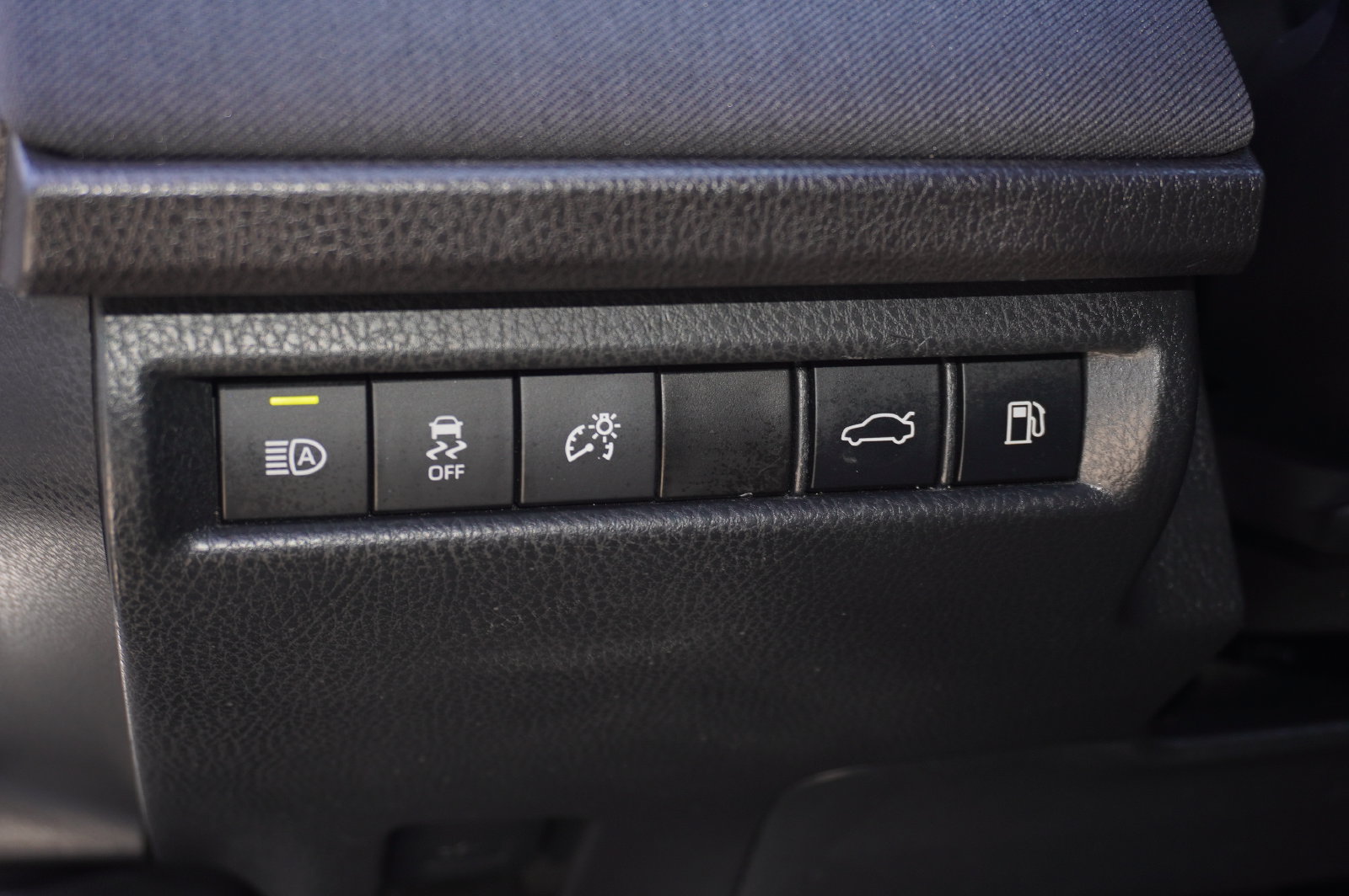 Certified 2025 Toyota Camry LE FWD image 12