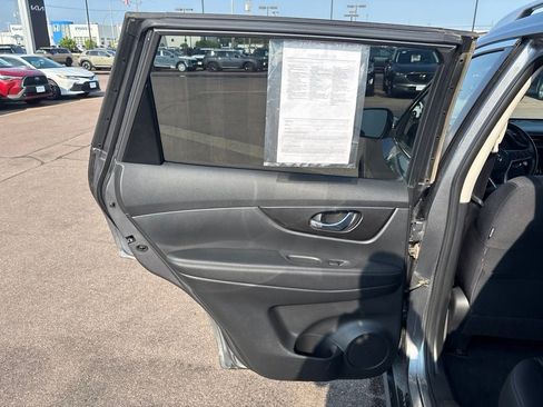 Used 2020 Nissan Rogue SV AWD/4WD image 24