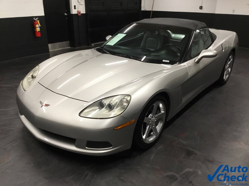 Used 2005 Chevrolet Corvette Convertible w/ Preferred Equipment Group RWD image 17