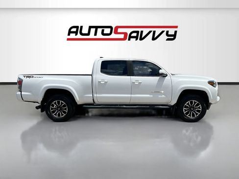 Used 2022 Toyota Tacoma TRD Sport w/ Technology Package RWD image 8