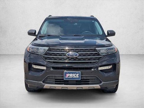 Used 2022 Ford Explorer XLT w/ Equipment Group 202A RWD image 2