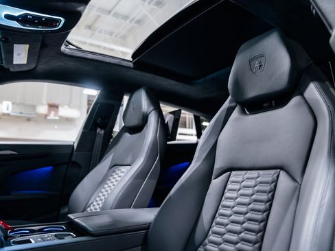 Used 2024 Lamborghini Urus S image 11