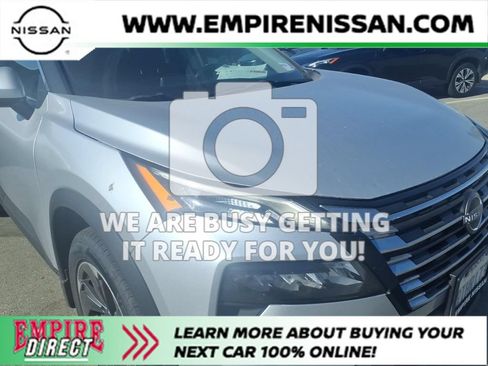 Certified 2025 Nissan Rogue SV FWD image 4