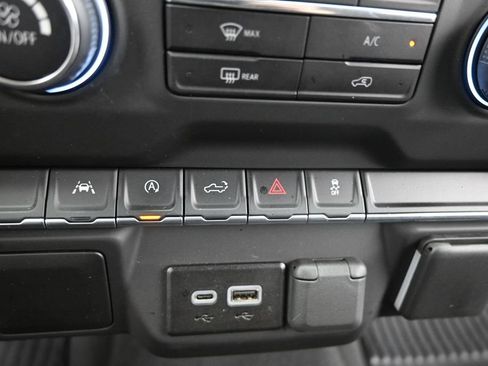Used 2026 Chevrolet Silverado 1500 Custom w/ LPO, Dark Essentials Package AWD/4WD image 32