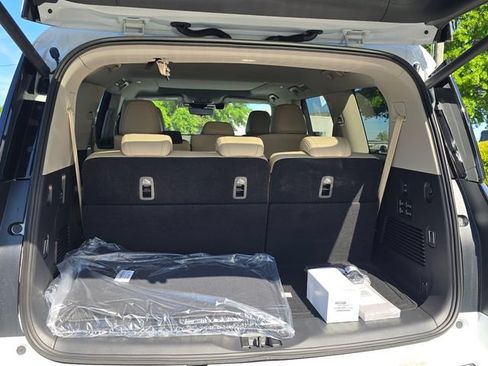 Certified 2026 Nissan Armada Platinum Reserve AWD/4WD image 17