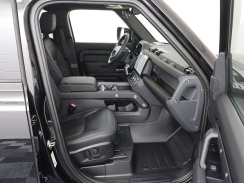 Certified 2026 Land Rover Defender 110 X-Dynamic SE AWD/4WD image 20