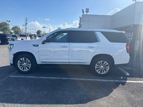 Used 2022 GMC Yukon SLT w/ SLT Premium Package RWD image 3