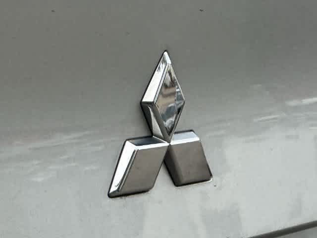Used 2024 Mitsubishi Outlander SE AWD/4WD image 29