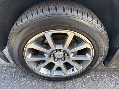 Used 2018 GMC Canyon Denali image 5