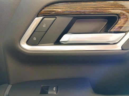 New 2025 GMC Sierra 2500 SLE w/ SLE Value Package; image 25