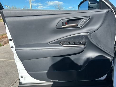 Used 2025 Toyota Crown Signia image 10