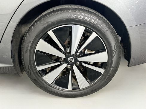Used 2020 Nissan Altima 2.5 SL FWD image 11