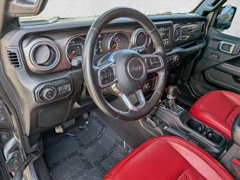 Certified 2020 Jeep Gladiator Overland AWD/4WD image 10