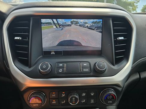 Used 2023 GMC Acadia SLT w/ Preferred Package AWD/4WD image 21