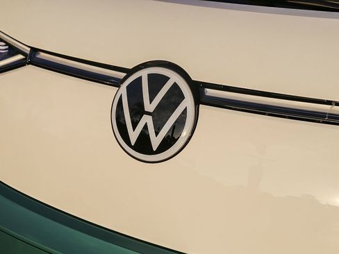 New 2025 Volkswagen ID. Buzz Pro S Plus image 11