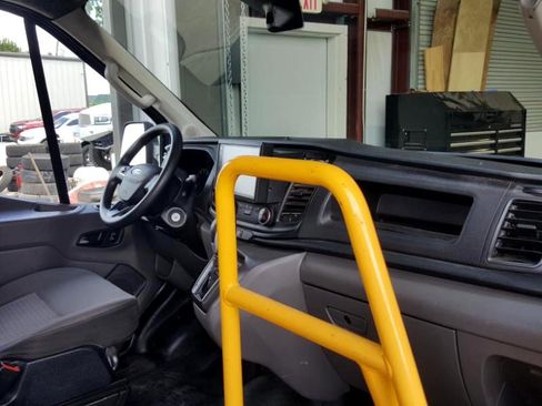 Used 2021 Ford Transit 350 DRW image 11