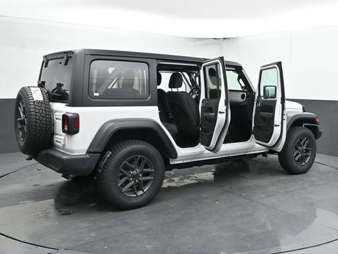 Used 2025 Jeep Wrangler Sport S image 55