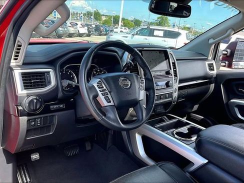 Used 2021 Nissan Titan SV w/ SV Convenience Package AWD/4WD image 14