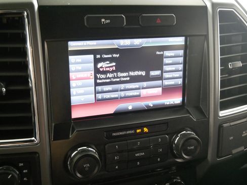 Used 2015 Ford F150 XLT w/ Equipment Group 302A Luxury image 22