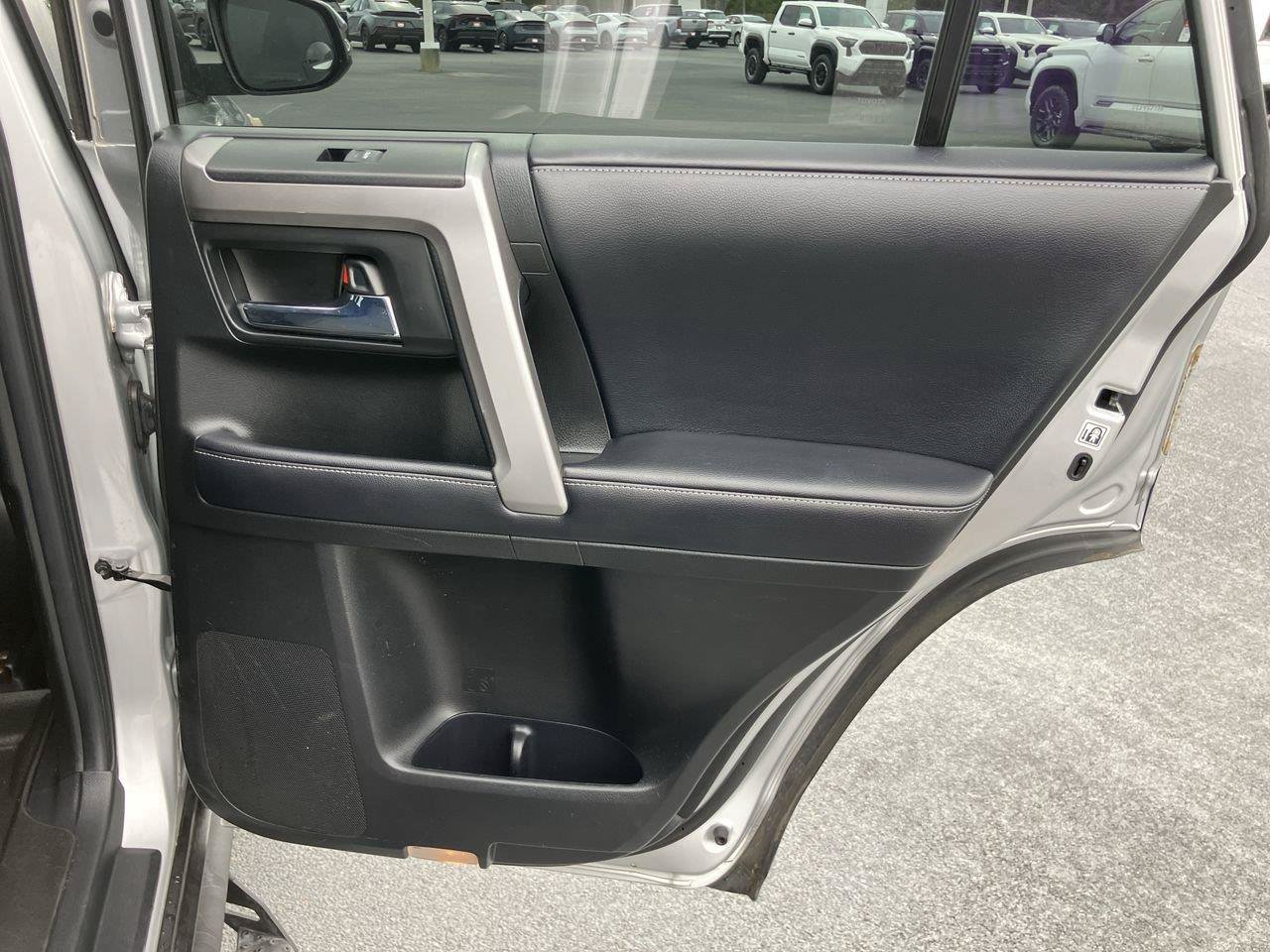 Used 2018 Toyota 4Runner SR5 Premium RWD image 33