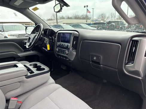 Used 2018 Chevrolet Silverado 1500 LT w/ LT Convenience Package image 10