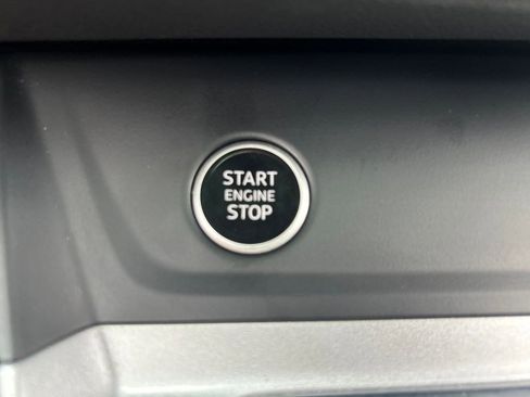 Used 2023 Audi Q3 2.0T Premium image 16