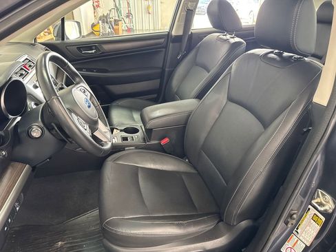 Used 2017 Subaru Legacy 2.5i Limited image 9